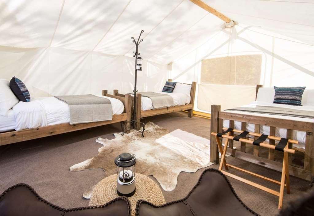 Under Canvas ウェスト・イエローストーン 部屋 写真